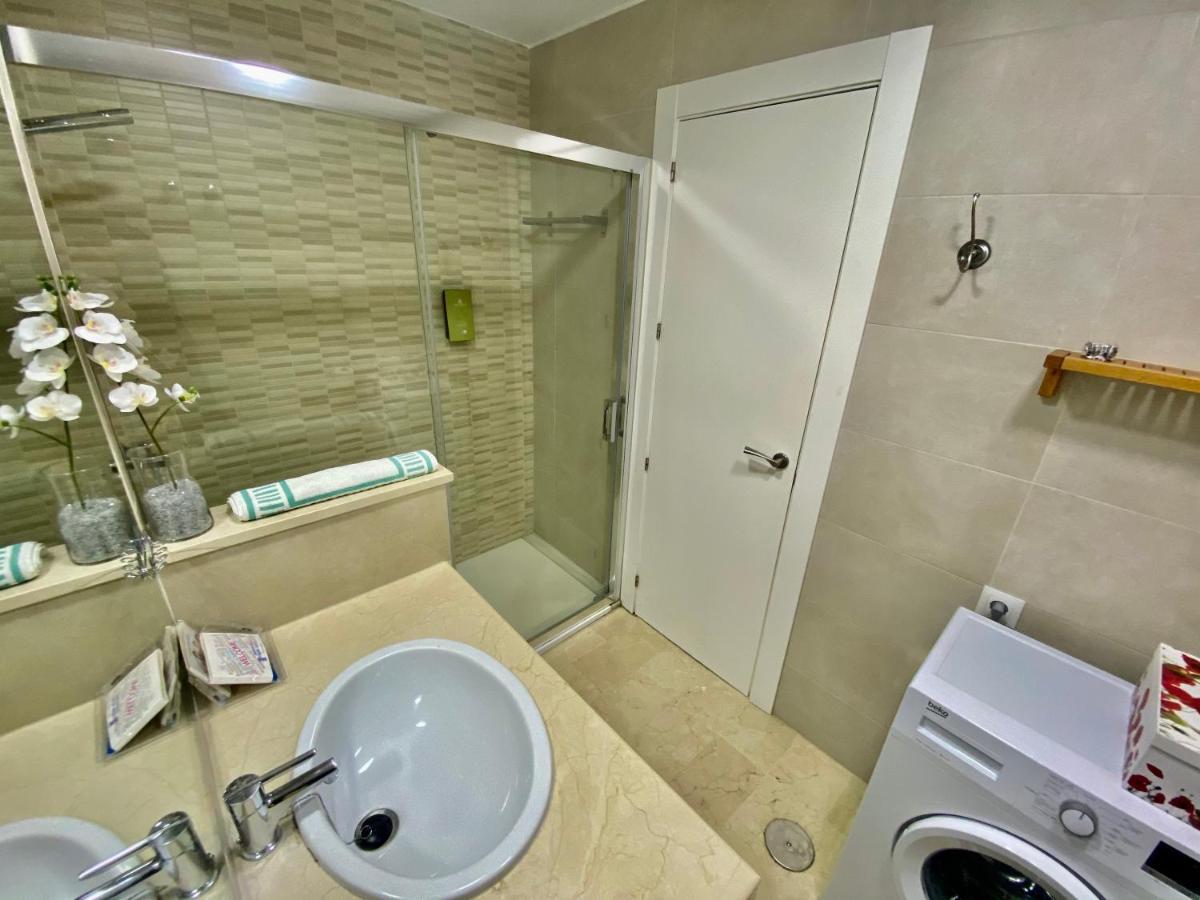 Apartamentos Turisticos Castillo Del Vigia Torremolinos Bagian luar foto