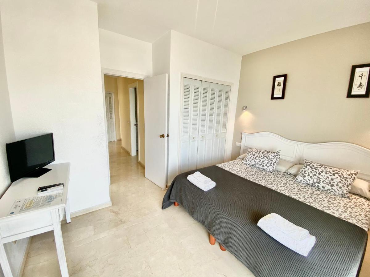 Apartamentos Turisticos Castillo Del Vigia Torremolinos Bagian luar foto